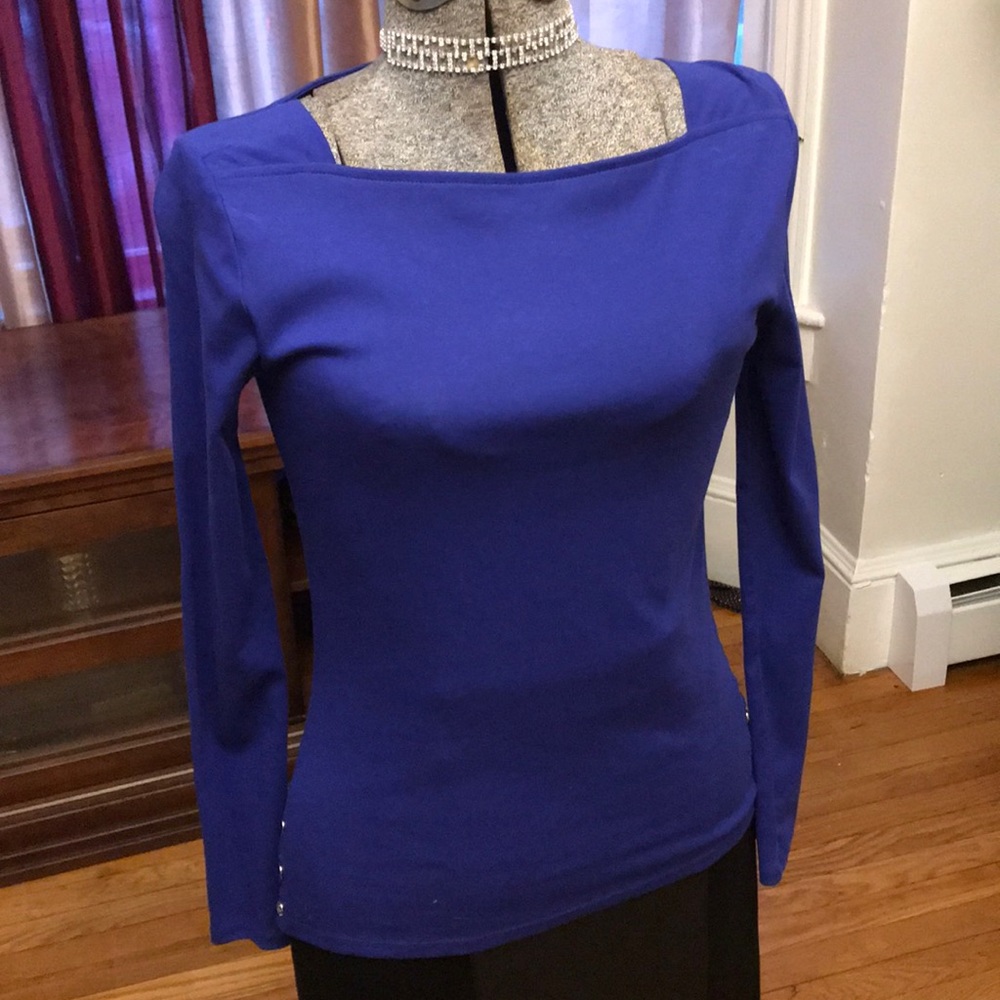 Navy blue top